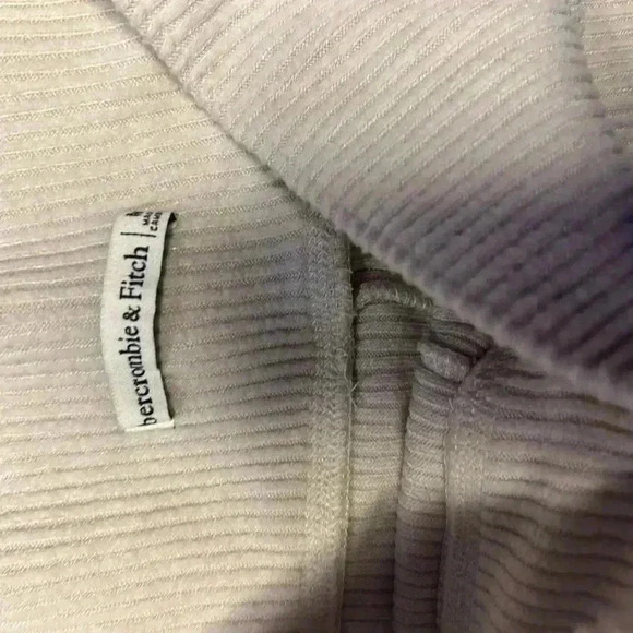 Abercrombie‎ & Fitch Tan Ribbed Lounge Shorts, Size M - Picture 2 of 4